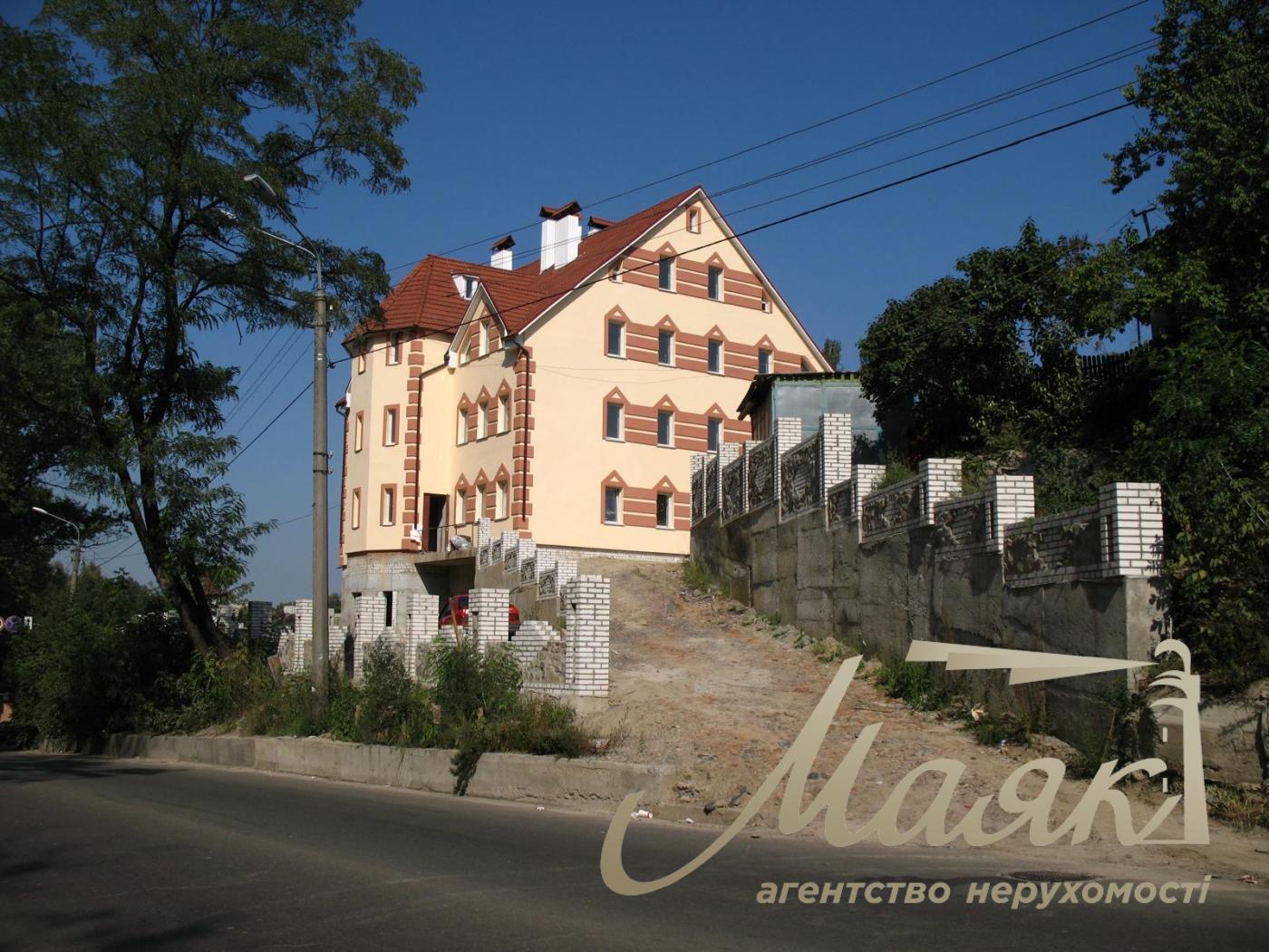 Продажа дома 1000м2 по ул.Ольжича 44, Шевченковский район.