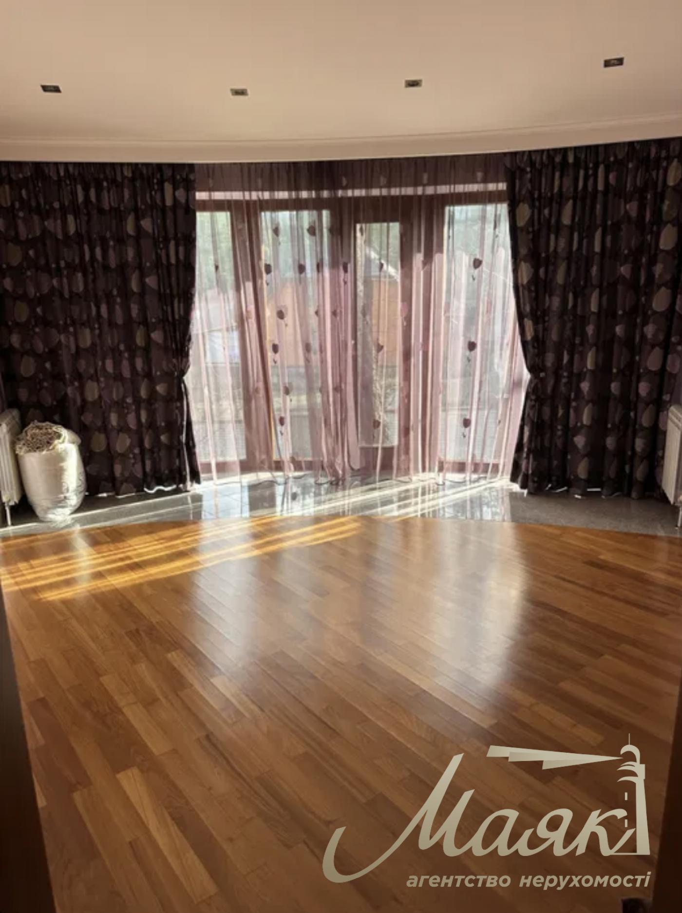 Оренда затишного будинку площею 560 кв.м у с.Козин (Конча-Заспа).