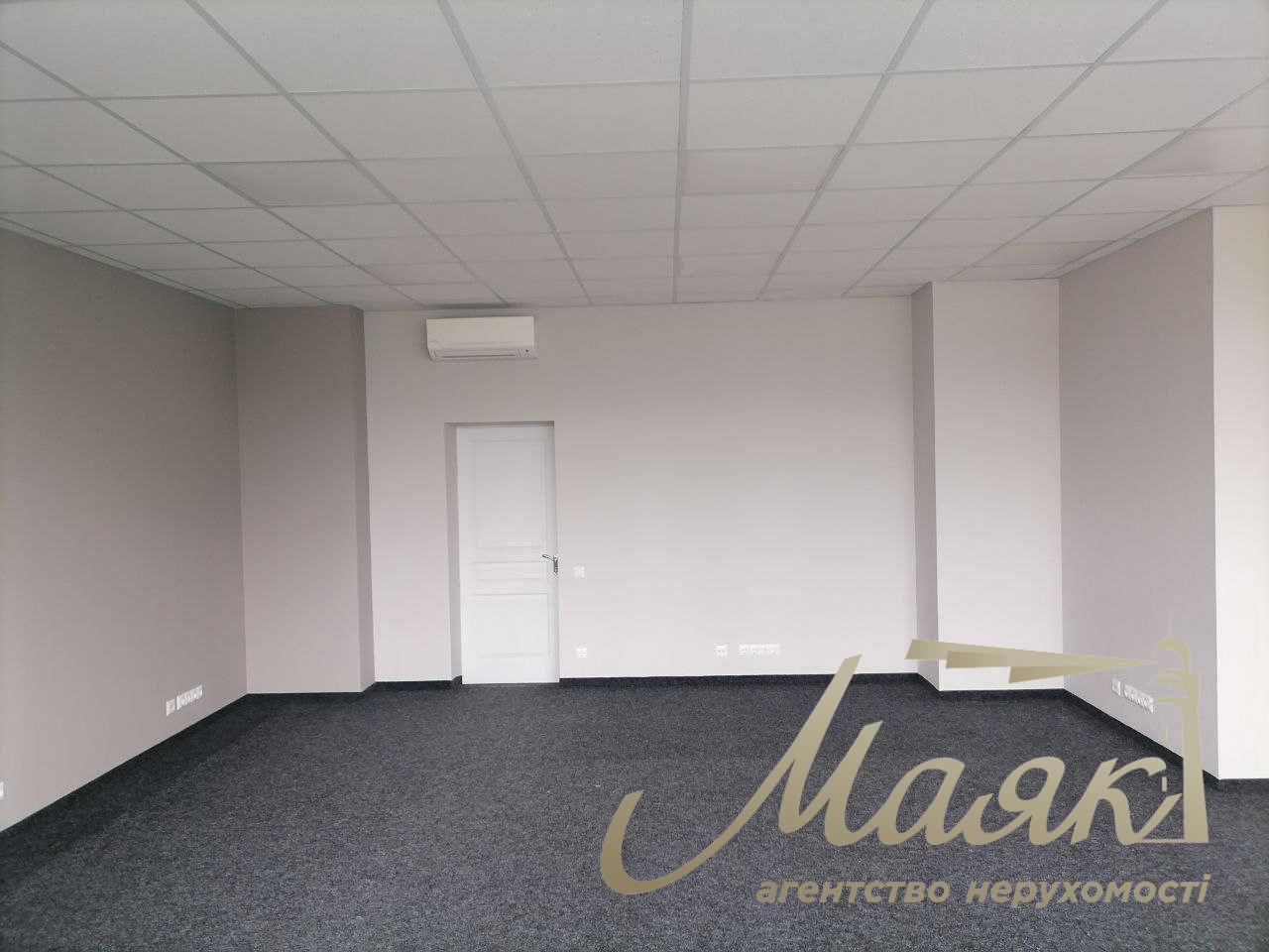 Аренда офисного помещения 636 м2 в БЦ, метро Голосеевская