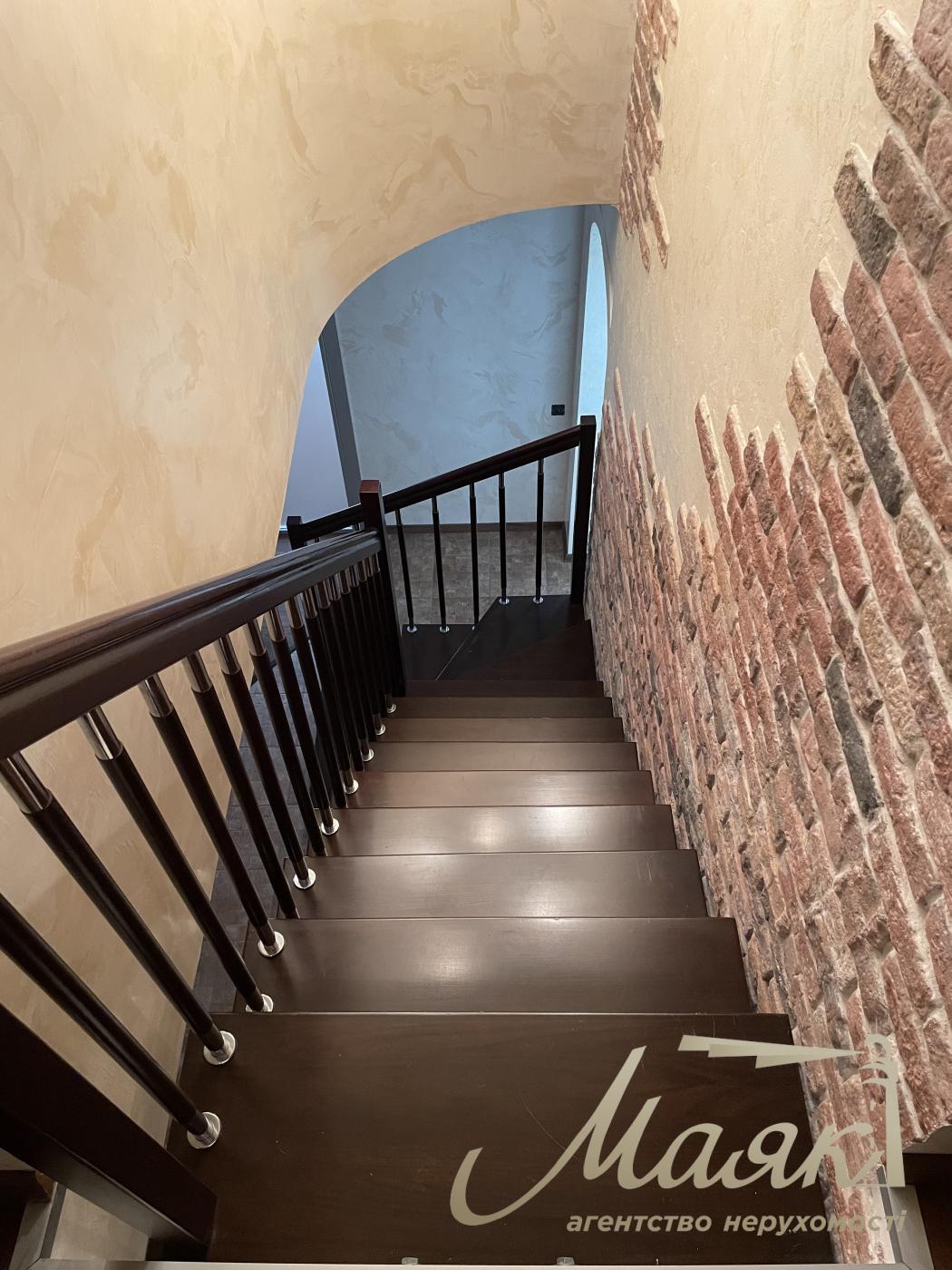 Продаж дворівневої 4к квартири вул. Котельникова, Святошино