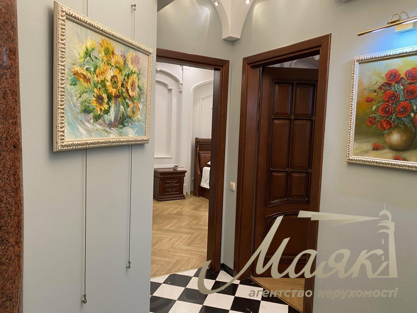 Rent a 3-room apartment in the residential complex Botanic Towers