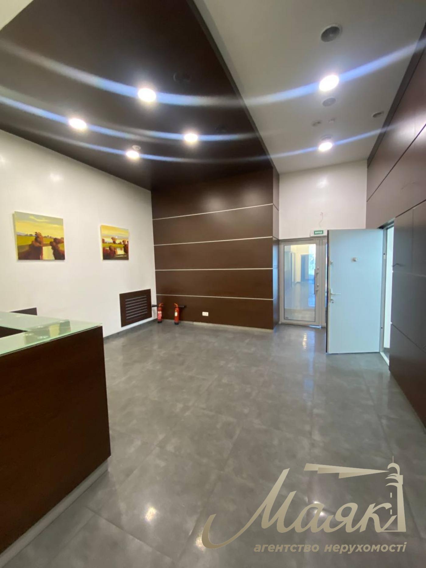 Rent commercial premises 500m2 in Pechersk