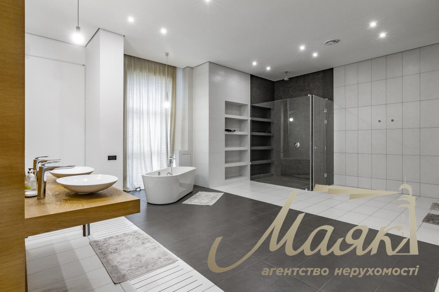 Оренда будівлі 3500м2 у с. с. Красне Перше, поруч із м. Обухів