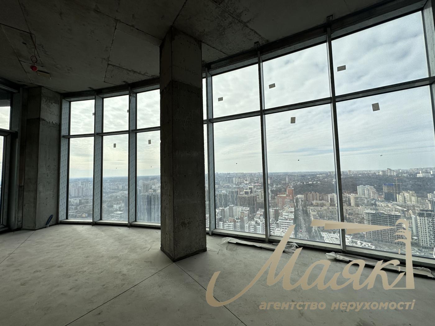 Продаж пентхауса 195м2 у ЖК Taryan Towers