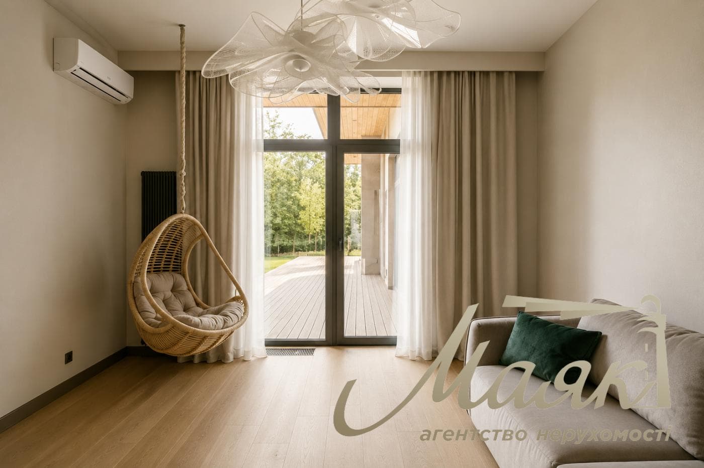 Продаж сучасного будинку площею 250 м² з авторським ремонтом | Ділянка площею 20 соток та басейн у смт Козин / Конча-Заспа, Обухівський напрямок, Київська область
