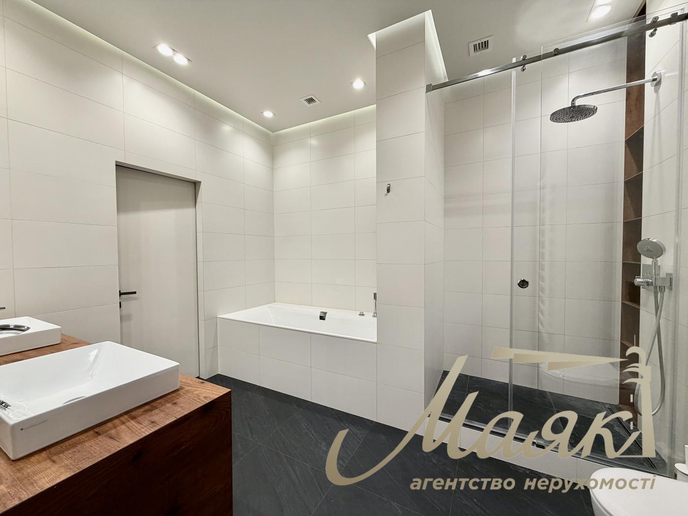 Оренда 3-х кімнатної квартири 130 кв.м. на вул.Преображенська 8Б