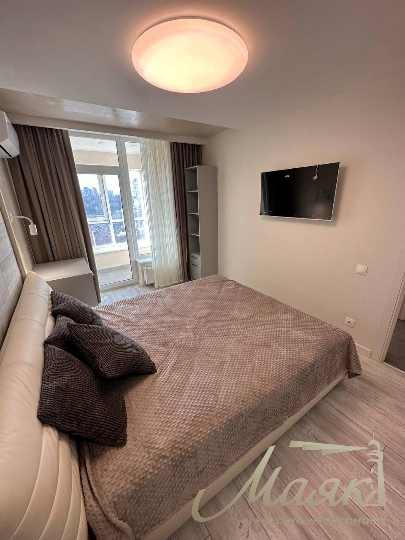 Rent 3-room apartment in Vladimirsky Residential Complex