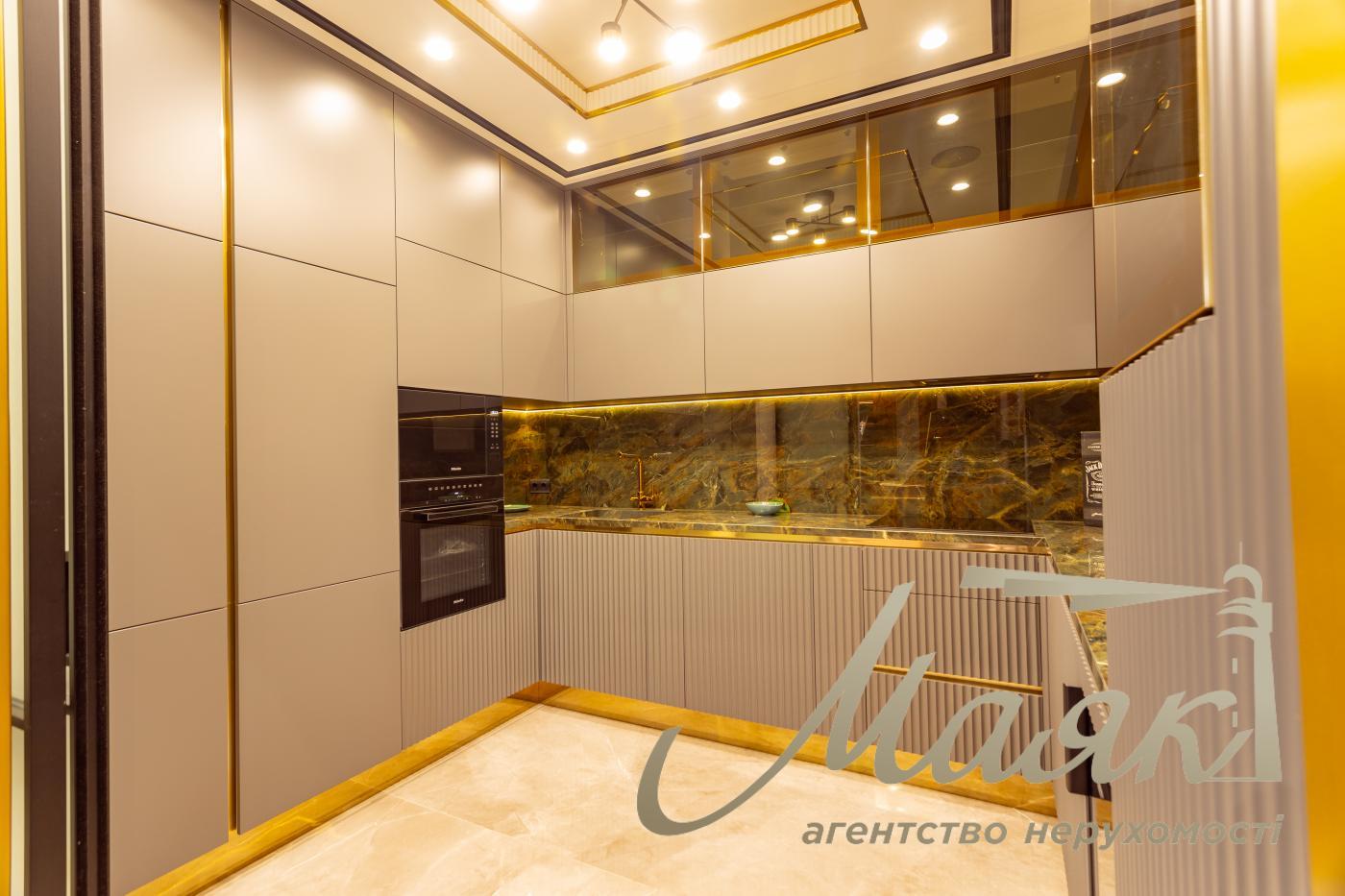 Продаж пентхауса 195 м² з терасою та дизайнерським ремонтом у ЖК Park Avenue VIP, Київ