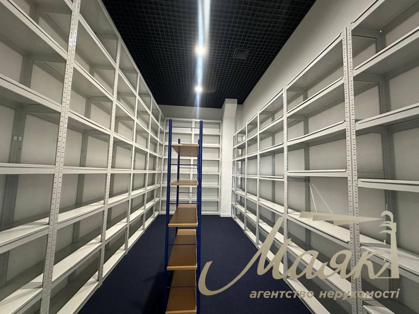Оренда офісу площею 1 220 м² у бізнес-центрі на вул. Лаврській, Печерський район.