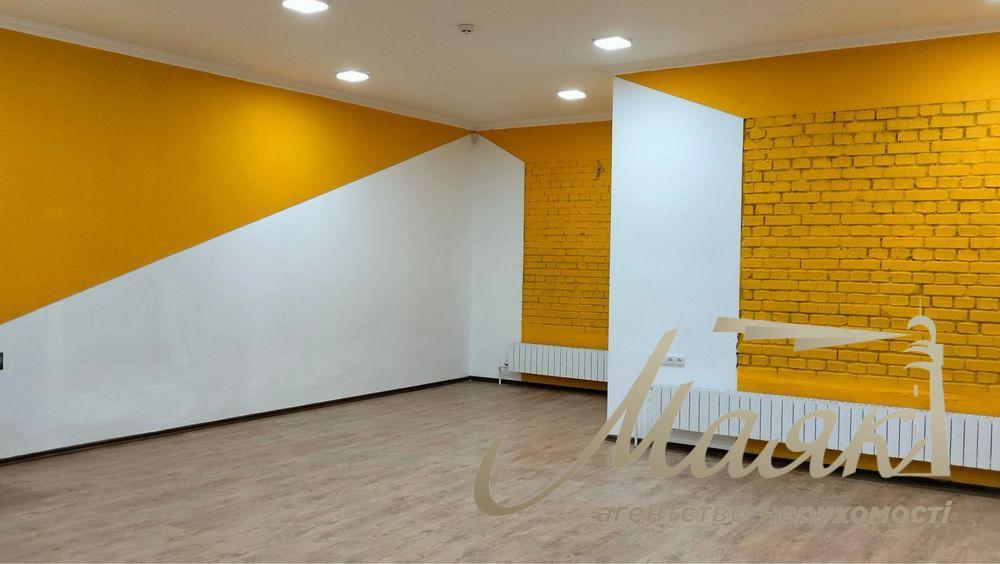 Оренда комерційного приміщення 700 м2, Ахматової, 16