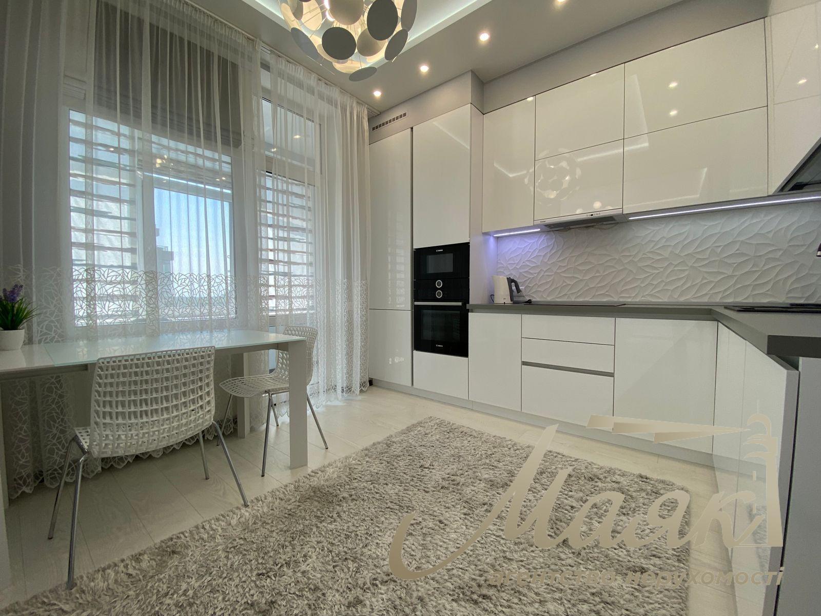 Аренда современных апартаментов 50 м² в ЖК «Новопечерские Липки» ул. Андрея Верхогляда (бывш. Драгомирова), 15. Печерский район.