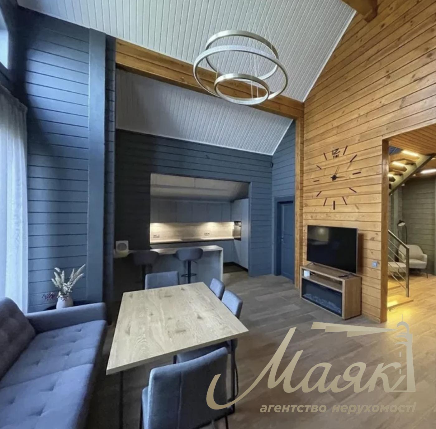 Sale of a house 280m2 with a swimming pool in the village of Romankov, Kiev region, Kiev-Svyatoshinsky district.