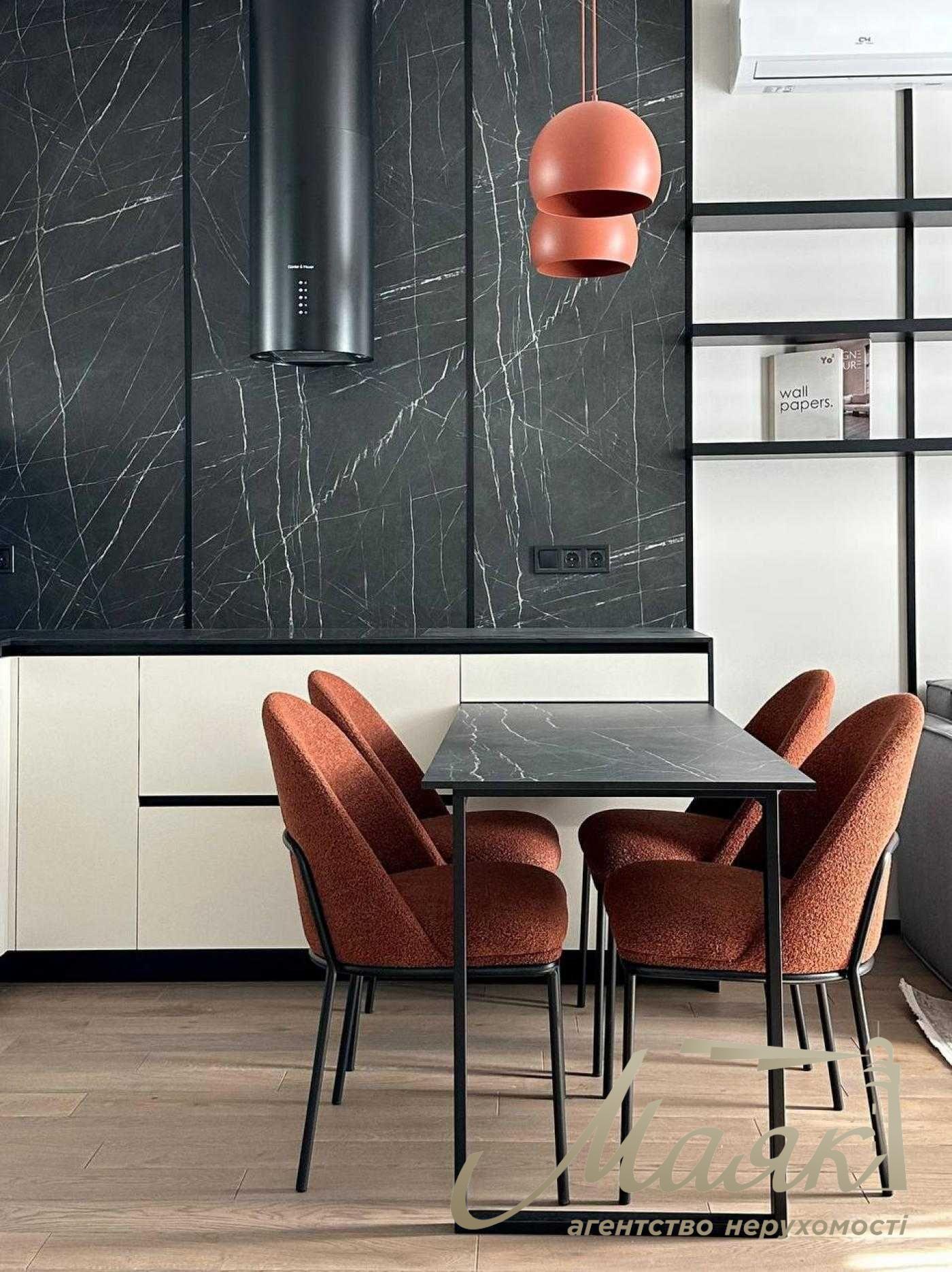 Продаж 2-кімнатної квартири з ремонтом у ЖК "Новопечерські Липки", вул. Драгомирова, 19Б