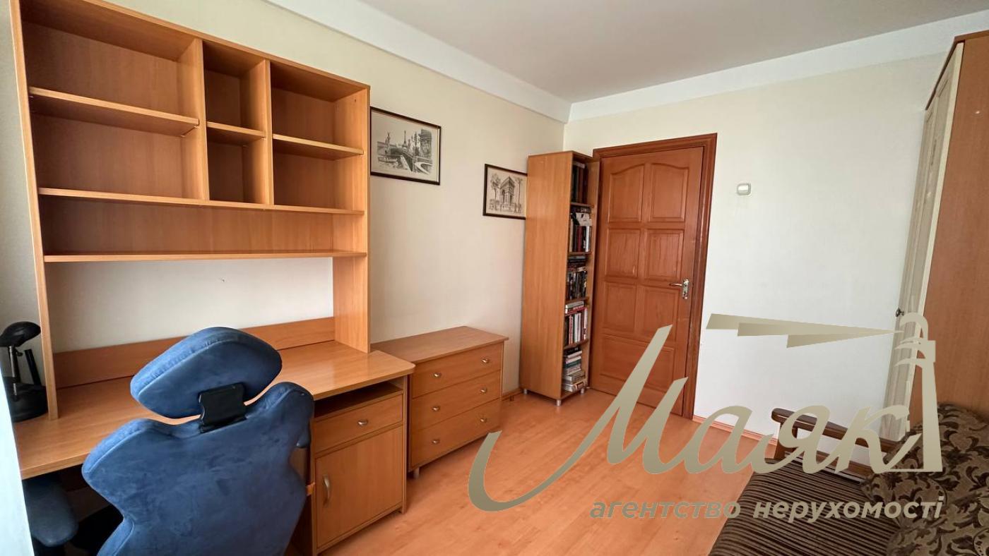 For sale 3-room apartment 57m2, Obolonskyi district, Ivasyuka 15A