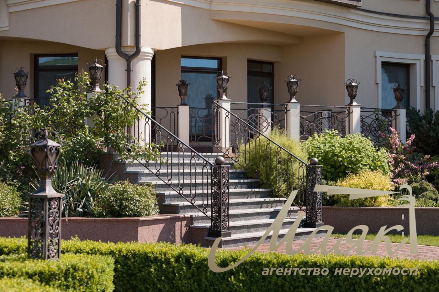 Продається резиденція в котеджному містечку "Конча - Заспа Озерна"