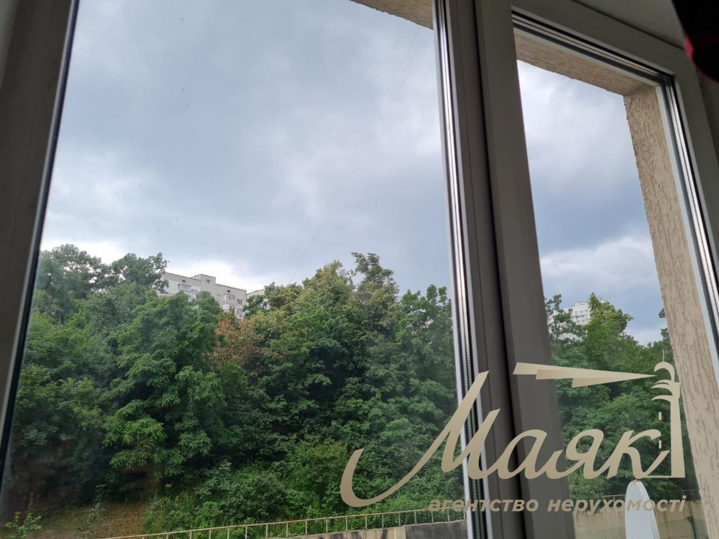 Rent 3-room apartment (140 sq. m.) Demievka, Saperno-Slobodskaya st. 22