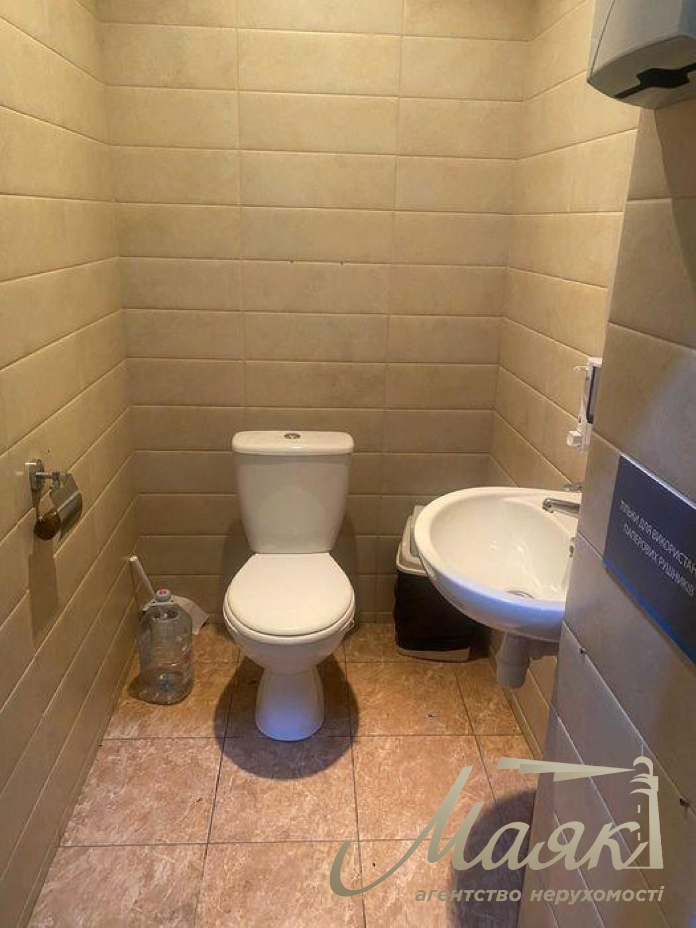 Аренда фасадного помещения 240 м.кв., Шевченковский р-н