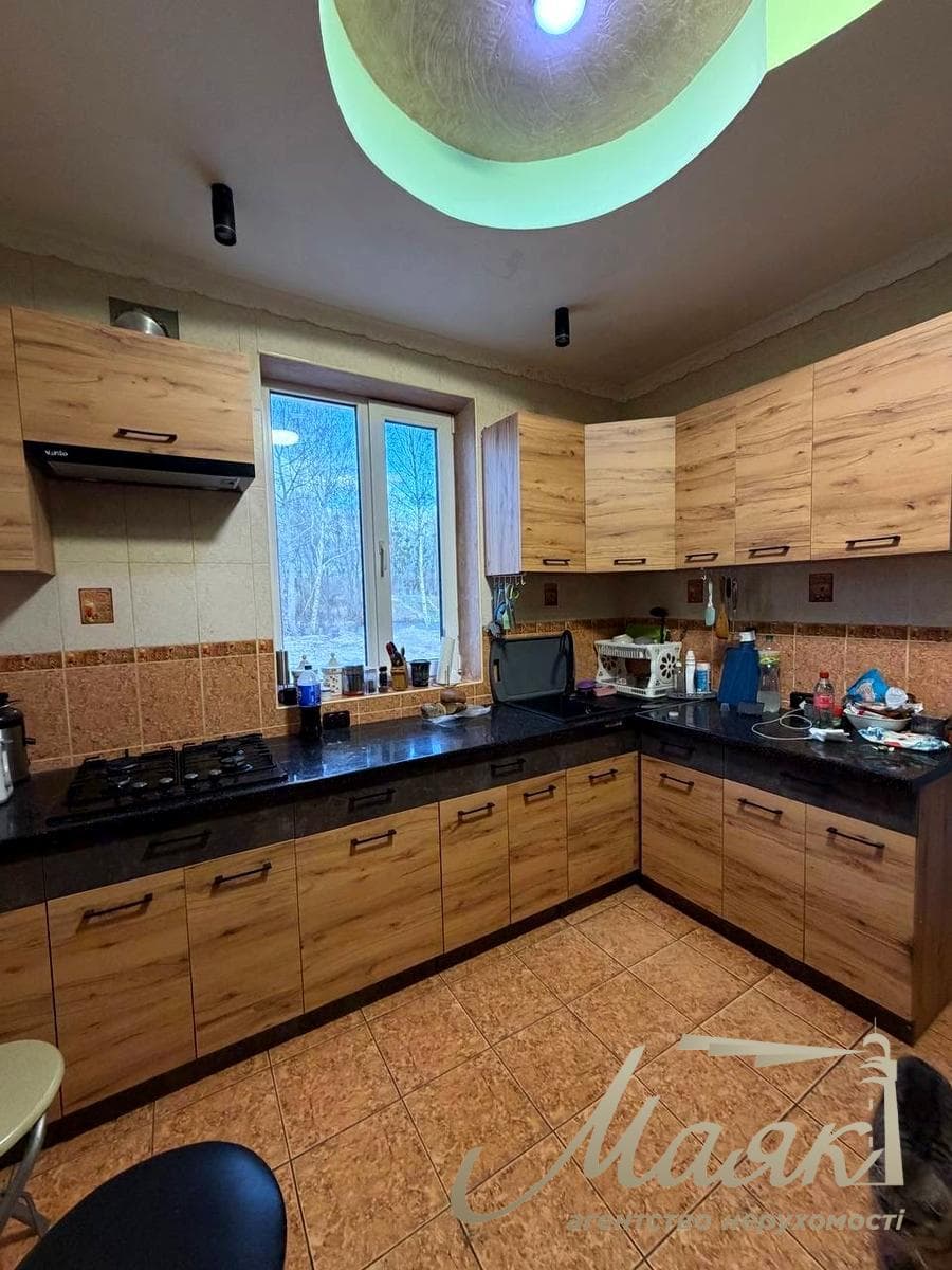 Продаж будинку 168м2 біля озера з фруктовим садом, 10 соток землі в с.Віта-Литовська/Чапаївка, Голосіївський район, Київська область.