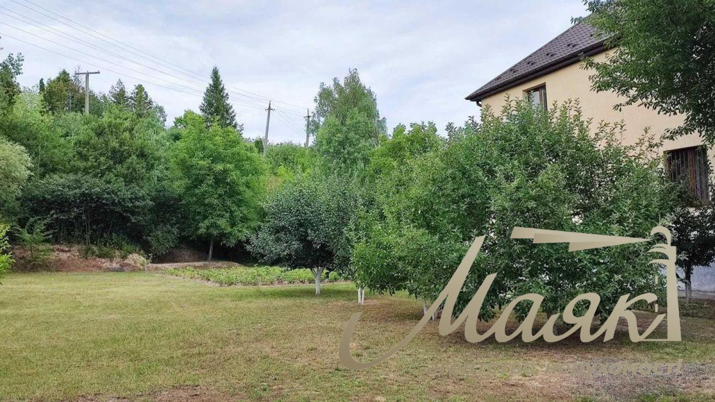 Продаж 3х-поверхового будинку, загальна площа 388 кв. м. Хотів, Києво-Святошинський район, Київська область.