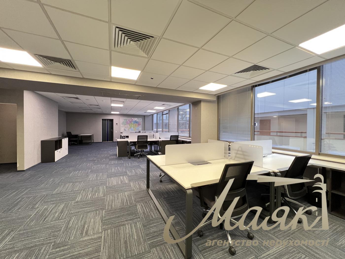 Оренда офісу 77 кв.м в БЦ Леонардо по вул. Богдана Хмельницького 52/17