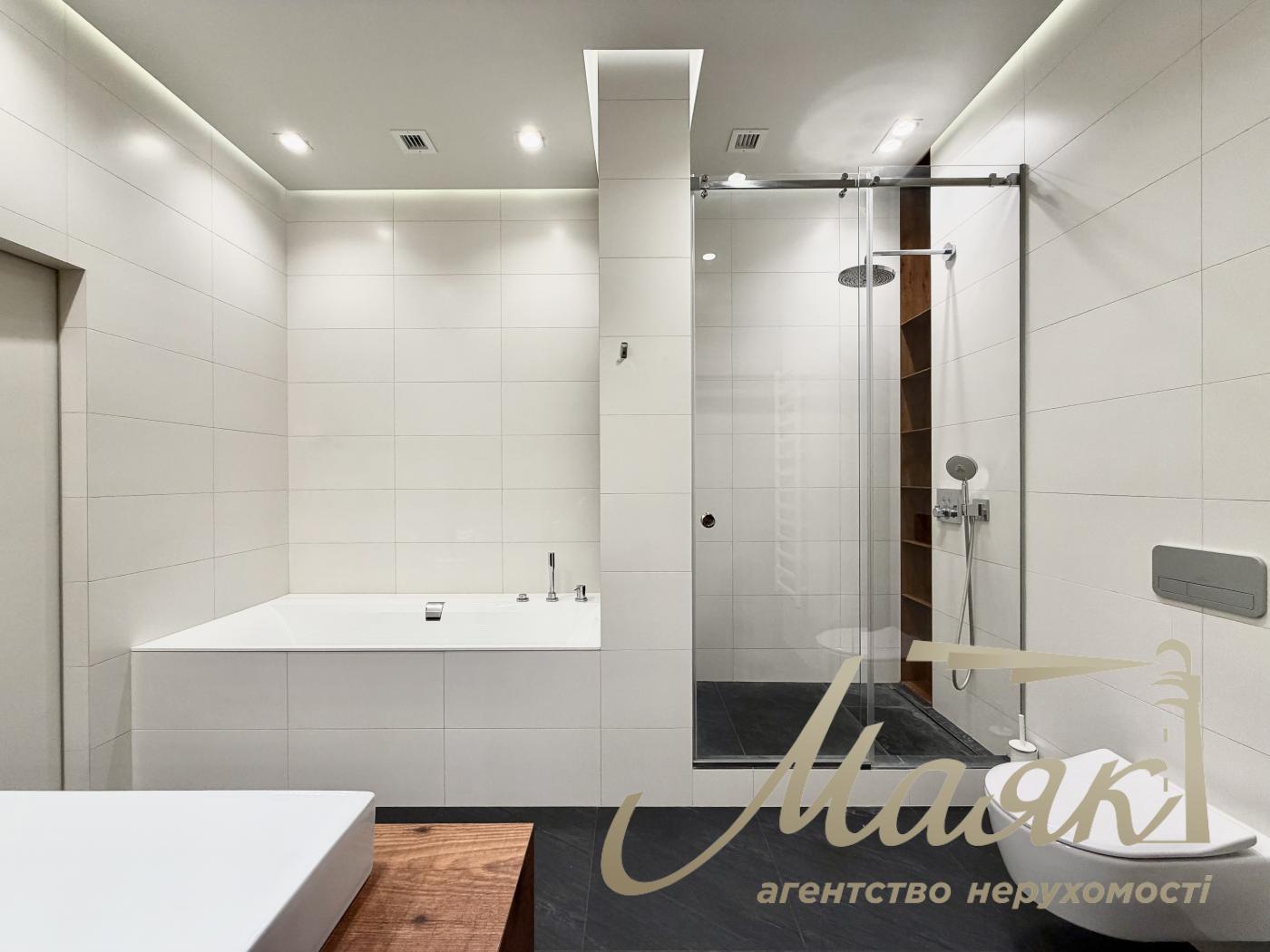 Оренда 3-х кімнатної квартири 130 кв.м. на вул.Преображенська 8Б