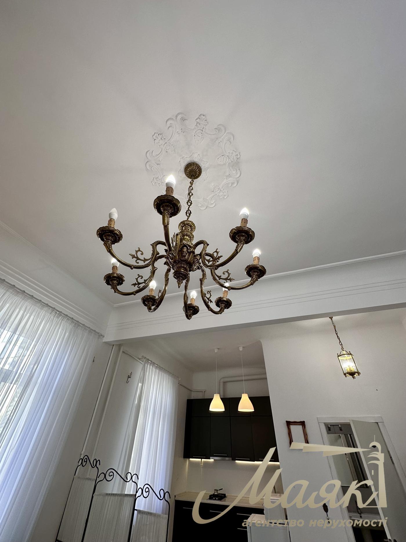 Продаж квартира-студія 40м2 в центрі вул. Заньковецької 6, Липки, Київ