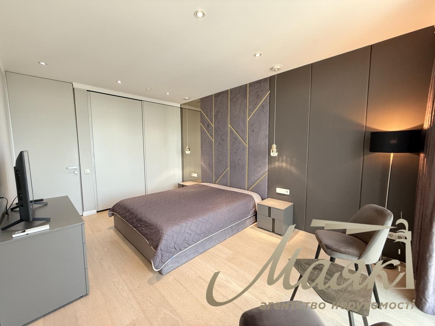 100-square-meter penthouse for rent in the Podvysotsky residential complex, Podvysotsky Street