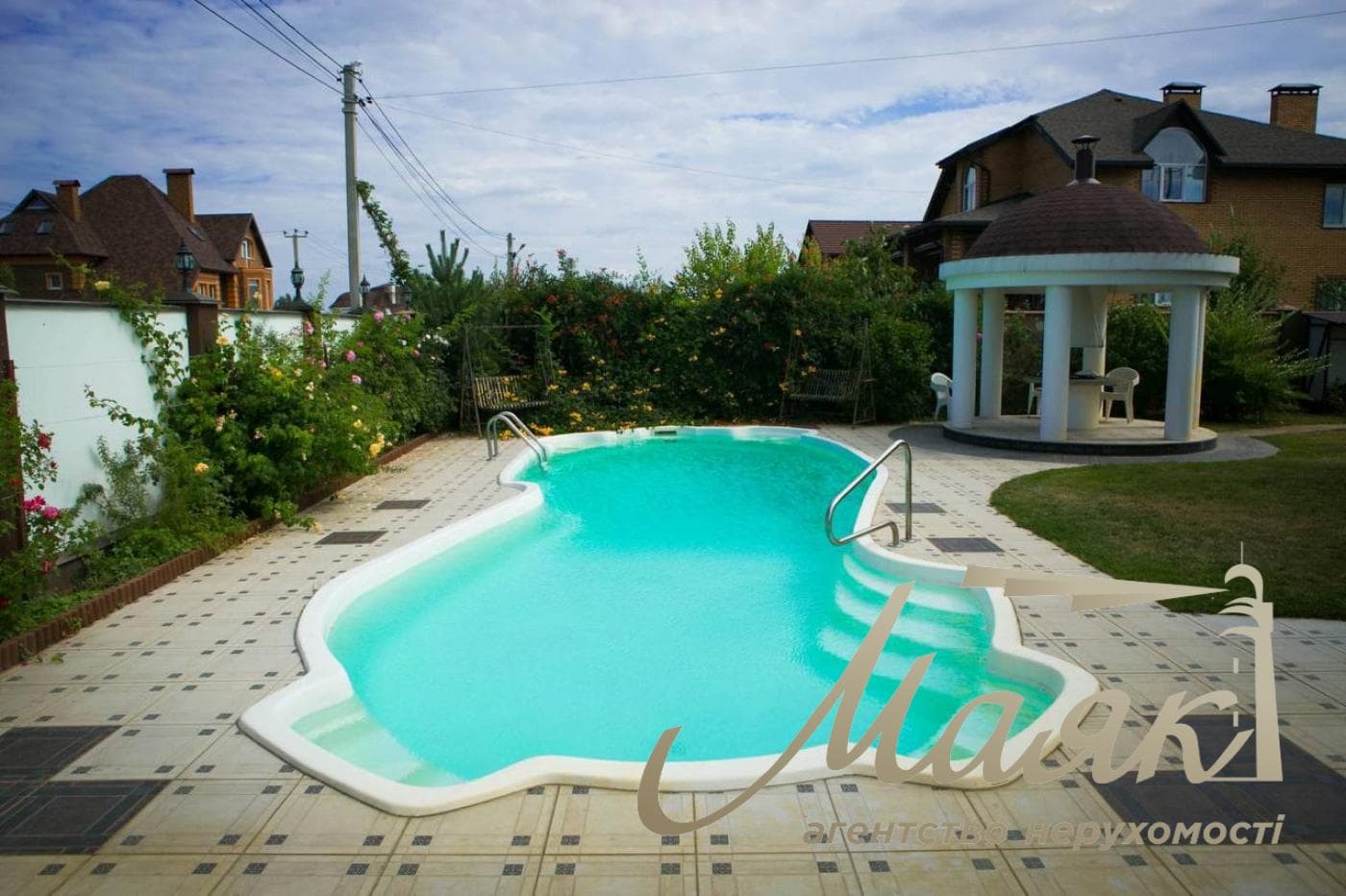 Продаж преміального 3х-поверхового будинку 350 м² у Гореничі, Бучанський район, Київська область