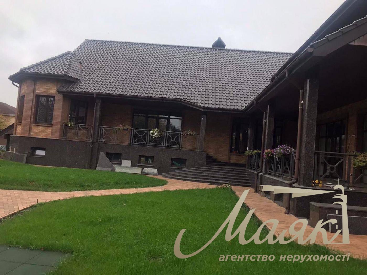 Продаж будинку 1122м2 Козин