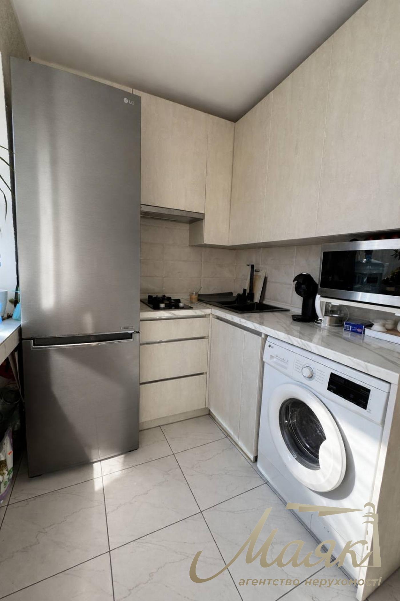 Продаж 1 кімнатної квартири по вул. Набережно-Корчуватська, Голосіївський район.