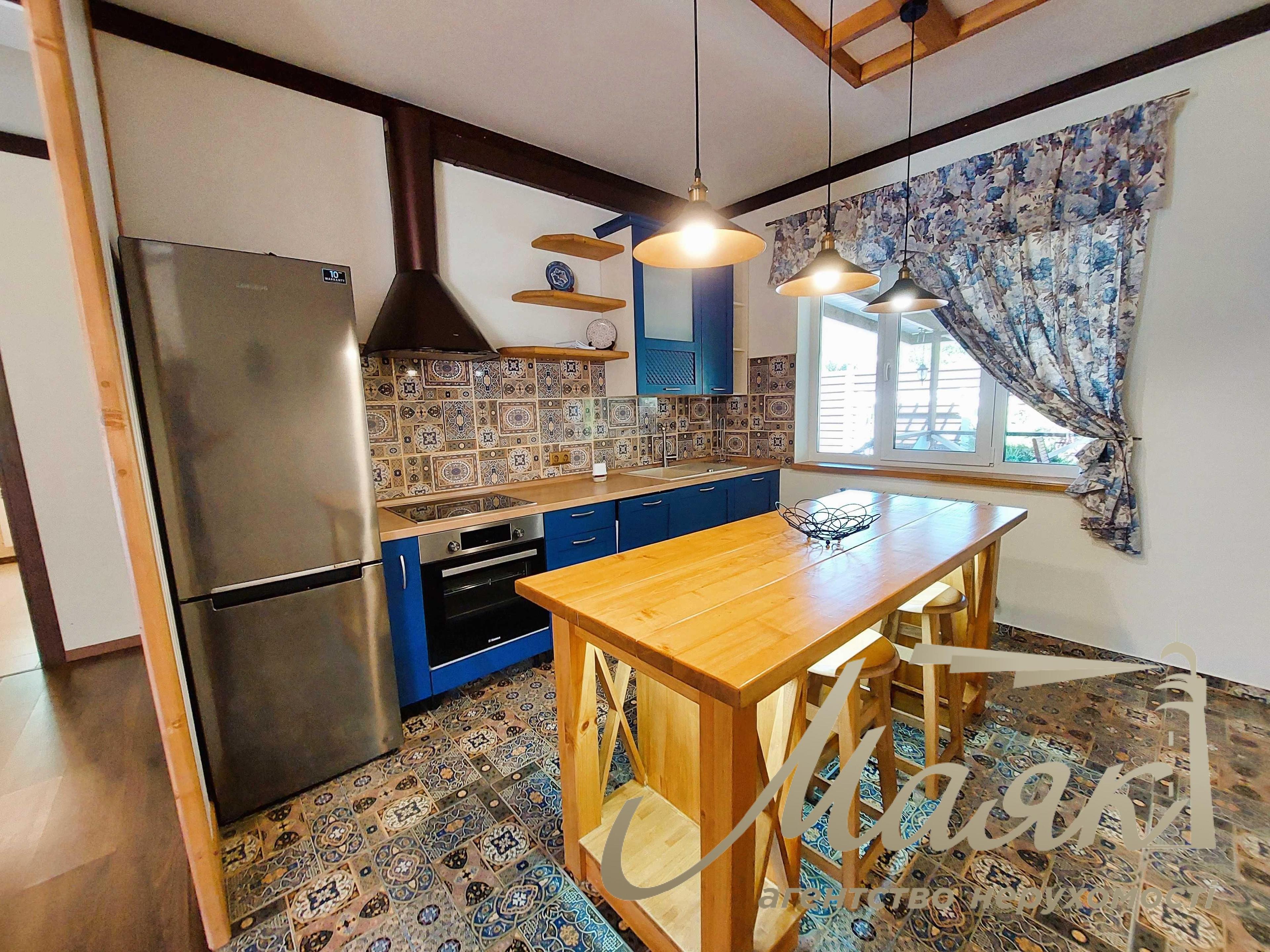 Продаж будинку з ремонтом 147м2 у Лісниках, біля озера.