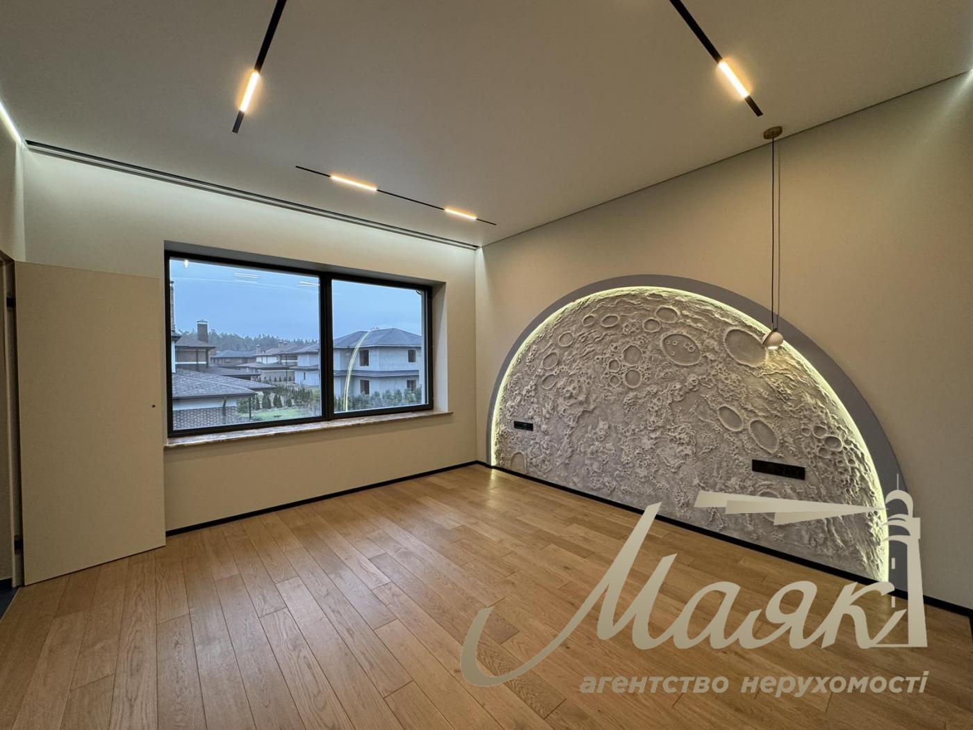 Продажа дома 286 м2  в с.Ходосовка КГ ВИТАГРАД