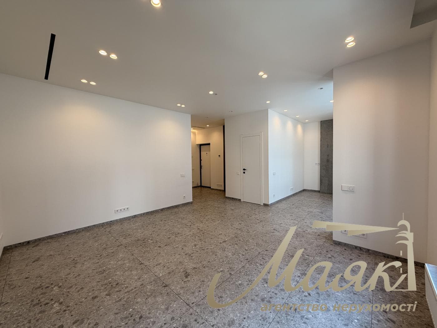 Space for rent (55 m²) in the Novopechnye Lipki residential complex, Dragomirova Street