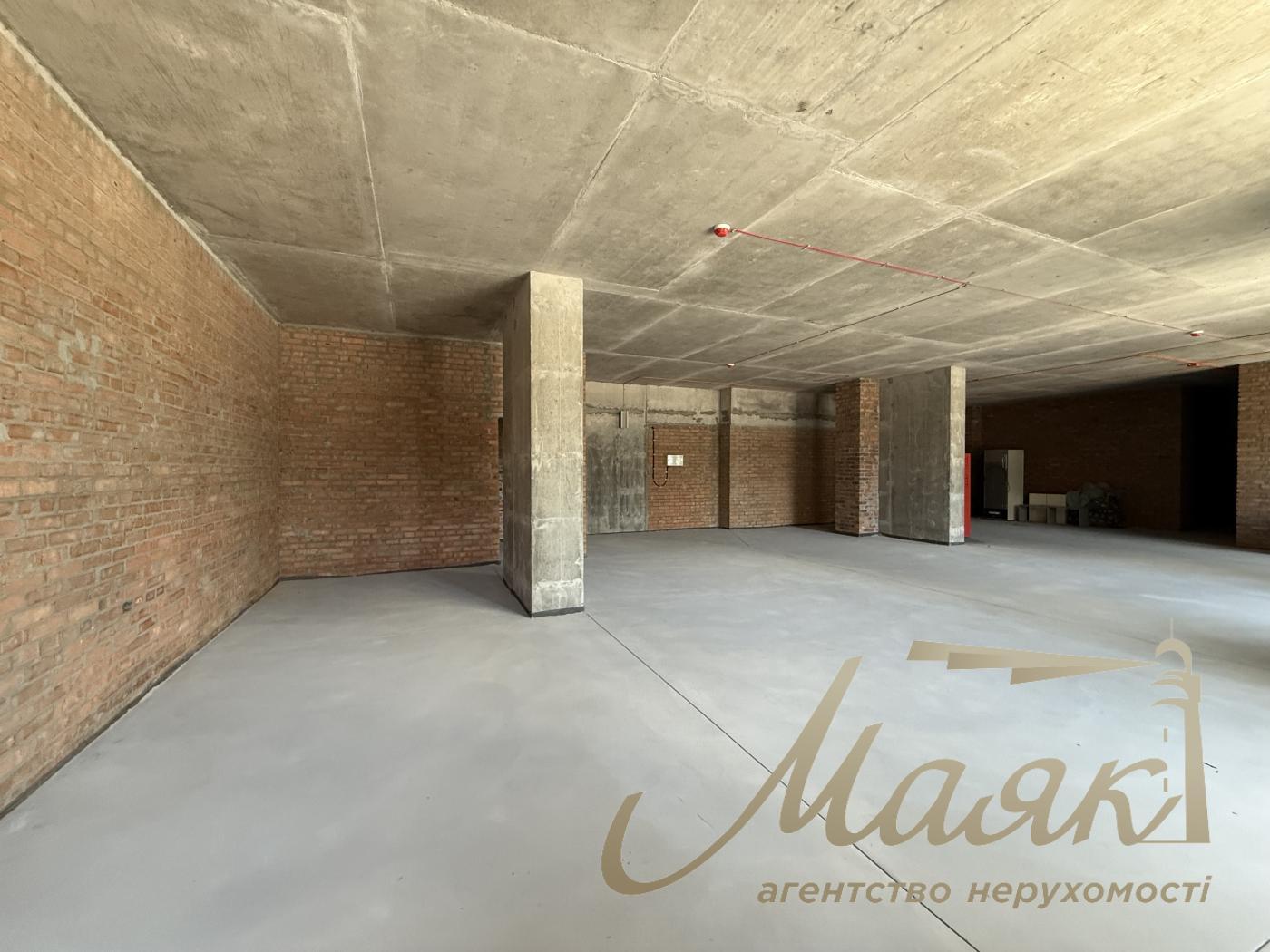 Оренда фасадного приміщення 155м2 у ЖК TRIIINITY, вул. Барбюса Анрі