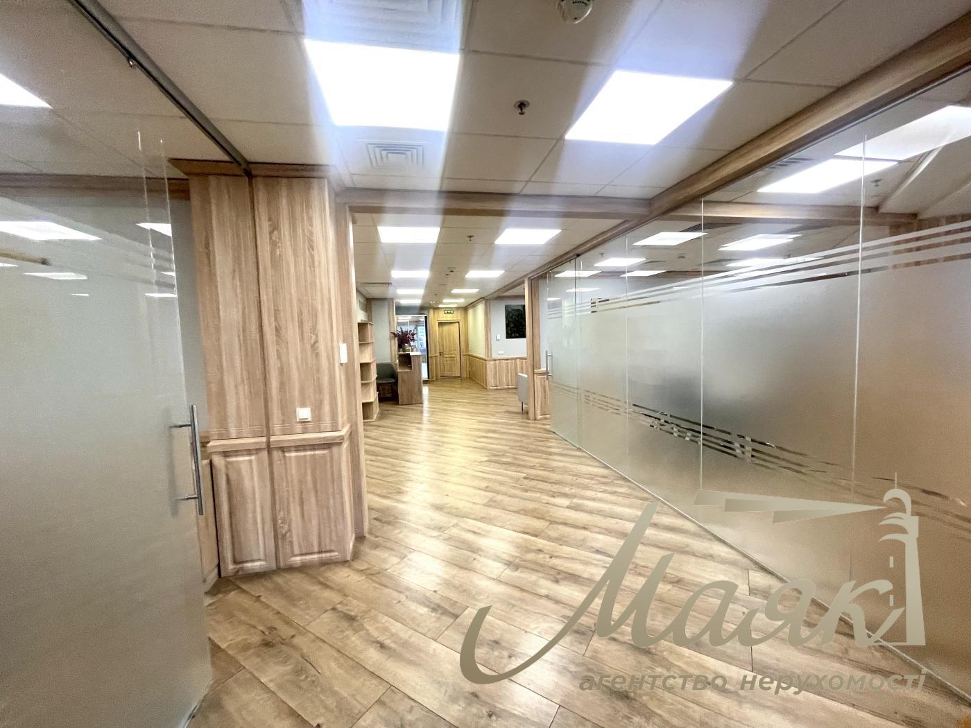 Office for rent 170m2 with terrace Volodymyrska str. 12 Center Shevchenko district