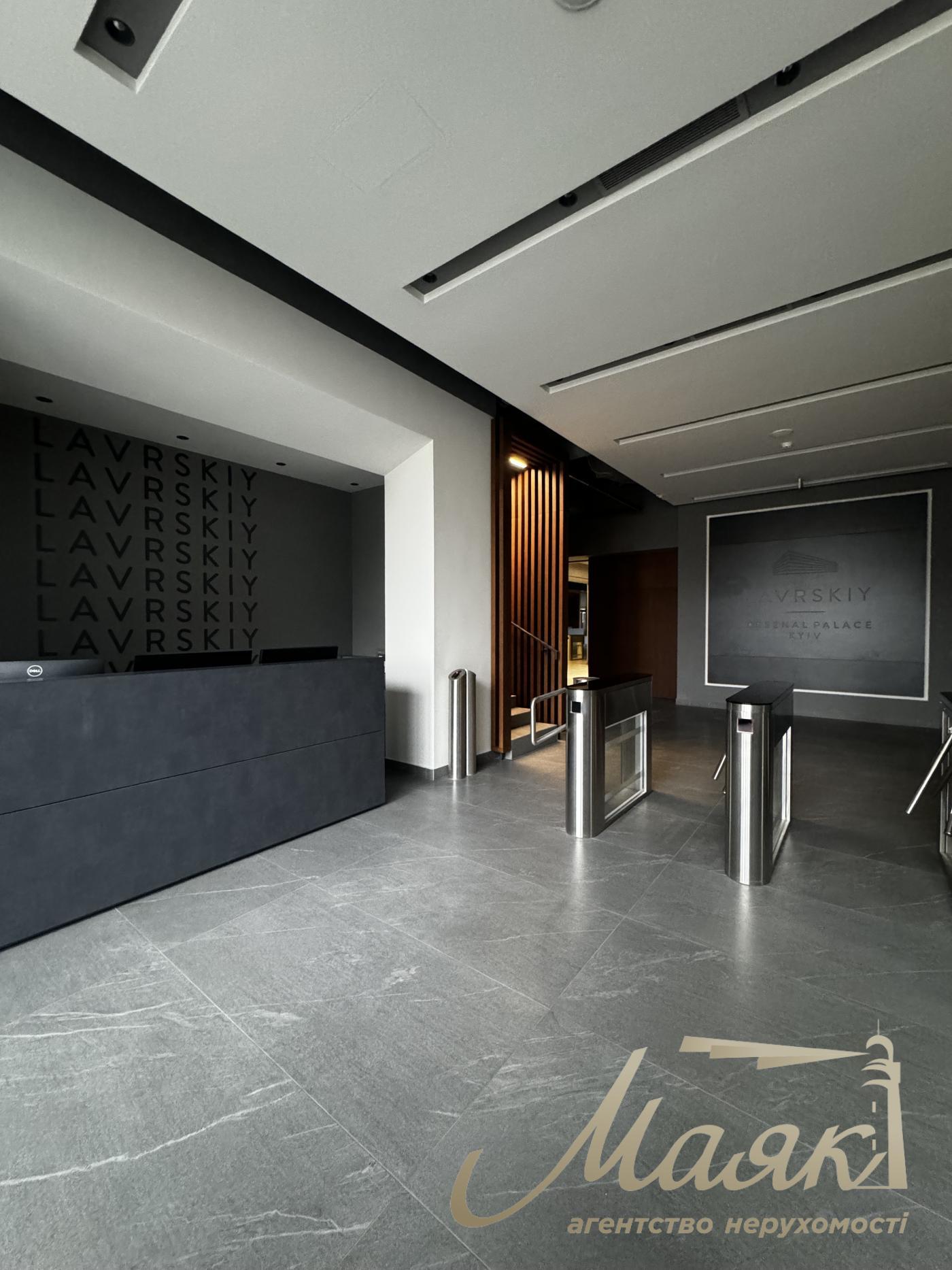 Shell and Core office rental (800-3700m2) Lavrskiy Business Center