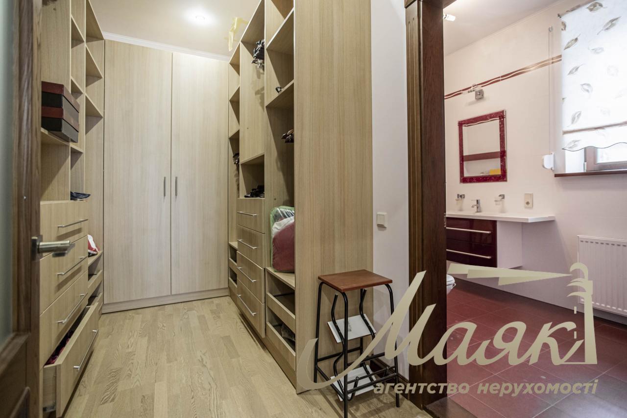 Sale of house 420 m2 in elite KG Solnechnaya Dolina, Romankov