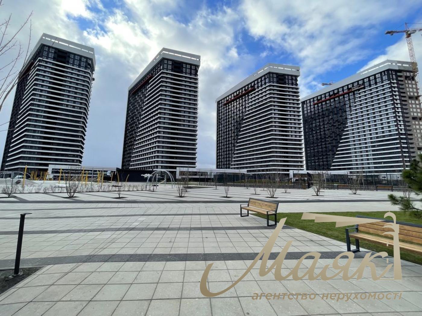 Sale of commercial premises 270m2 in the residential complex Great