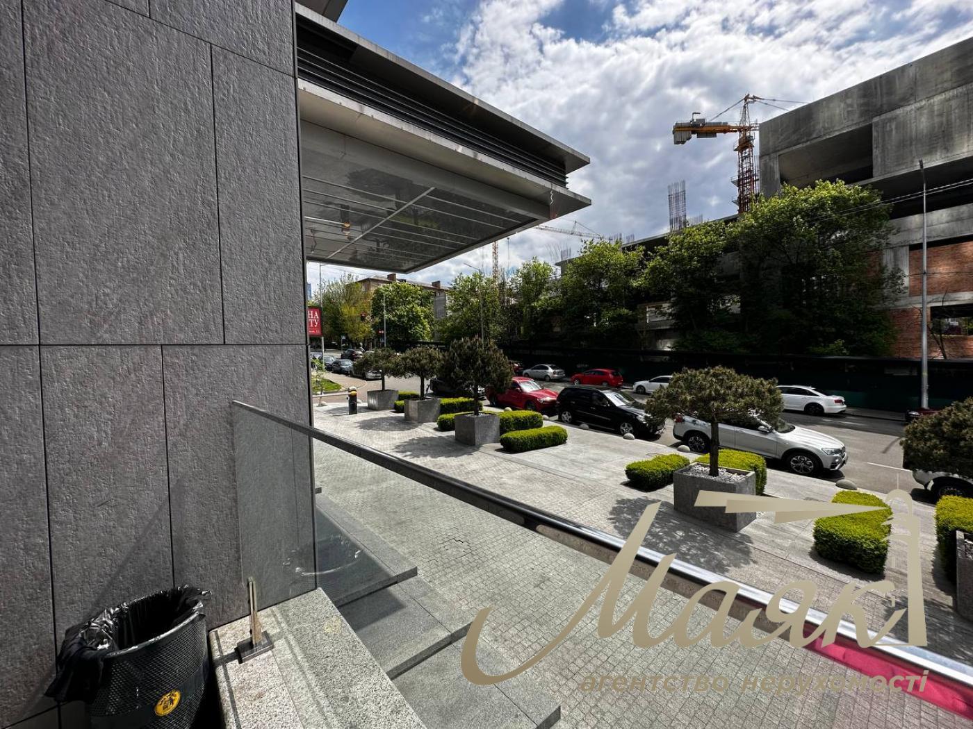 Sale of 4-room apartment 177m2+terrace in residential complex “Central park”