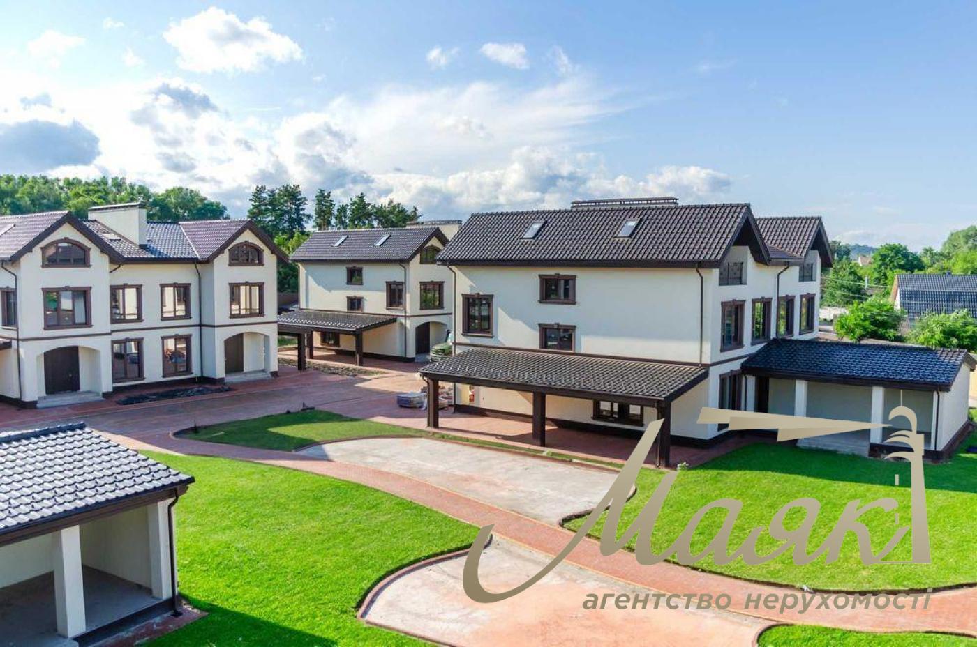 Продаж 3х-поверхового будинку вул. Бродівська, с. Чапаївка, Київ