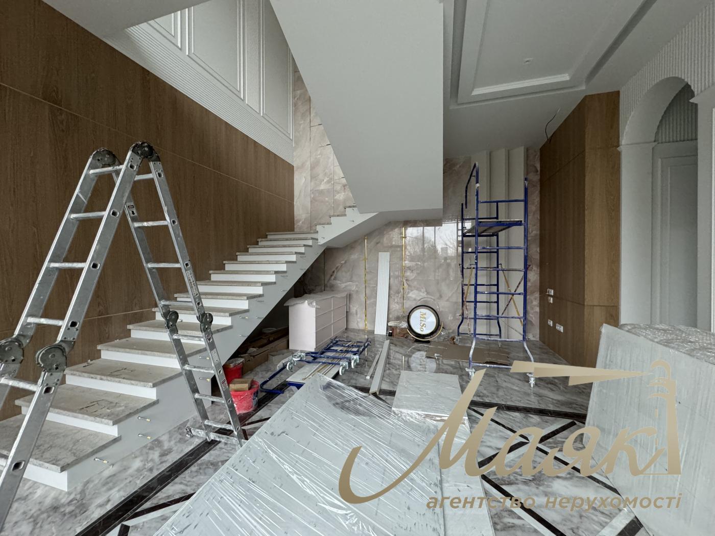 Clinic for sale in LCD French Quarter 2, Predslavynska street, Center, Kiev