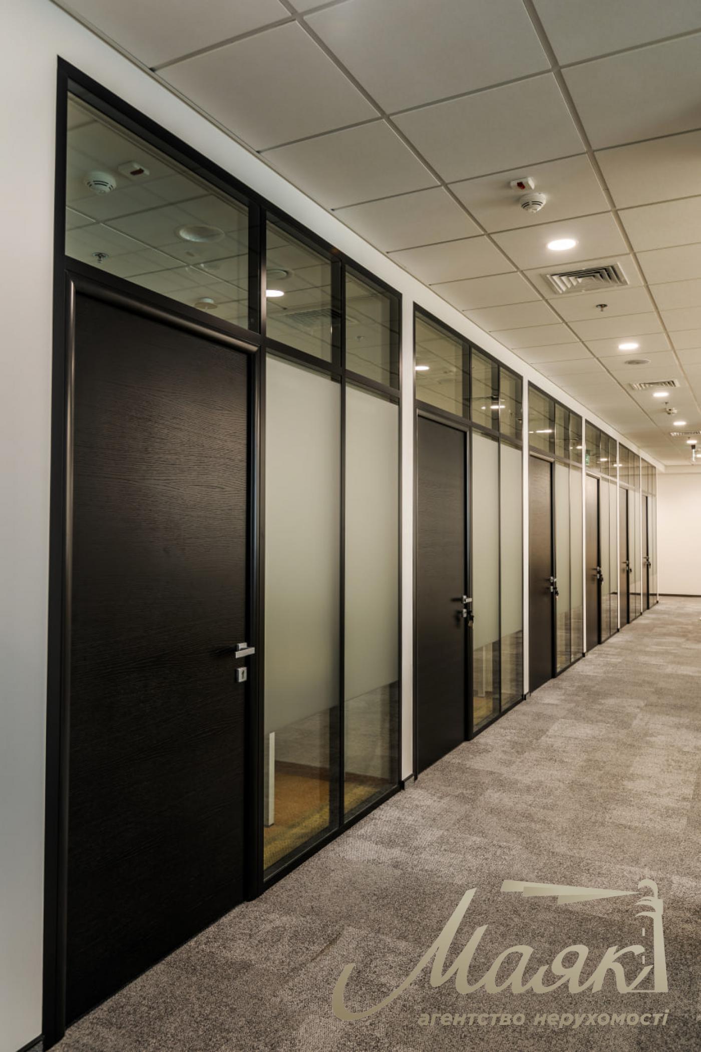 Rent 1194m2 in the Senator Business Center, Pechersky district.