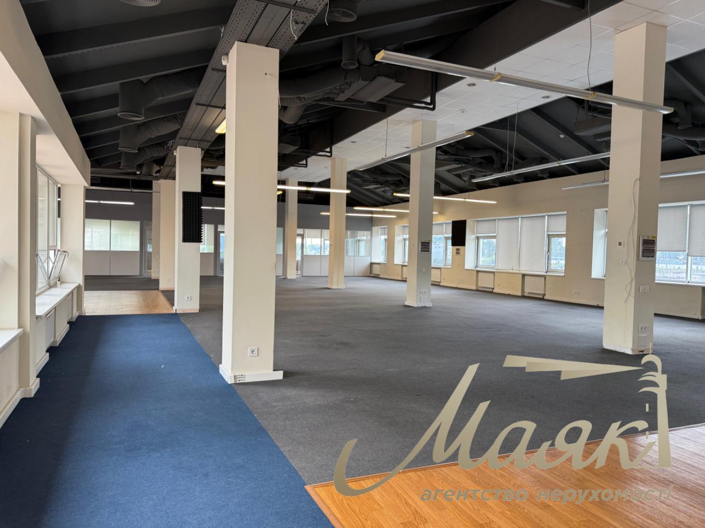 Оренда офісу 944 м2 у БЦ з ремонтом, терасою Олімпійська