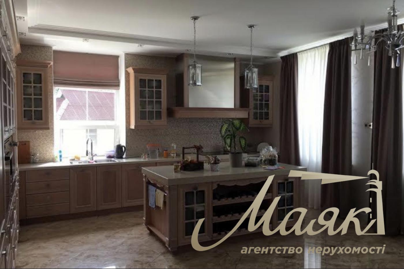 Оренда 4-х поверховий будинок 850м2, Чапаєвка