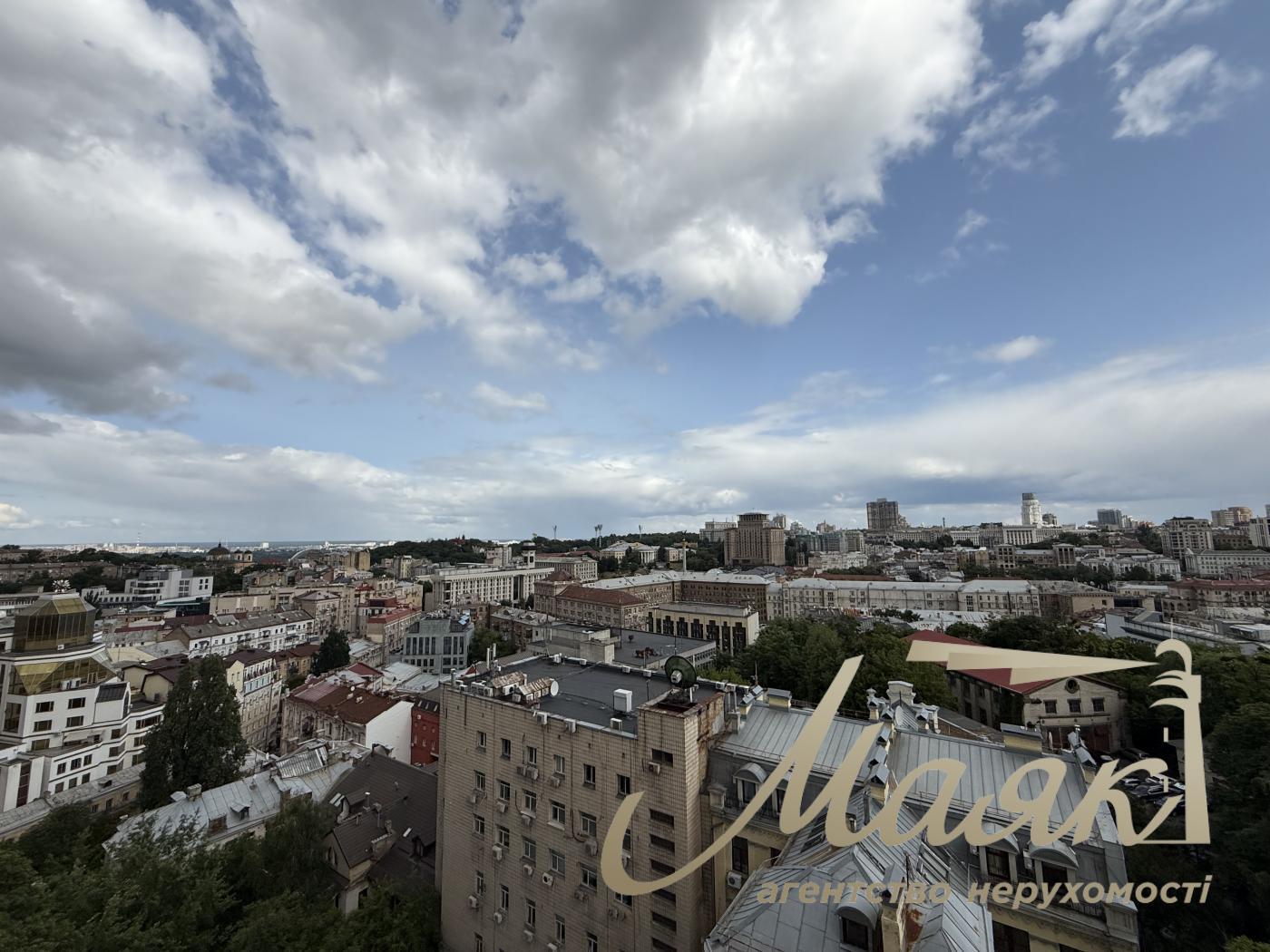 Аренда видовой 3к квартиры 245 кв. м на ул. Паторжинского 14, Центр, Шевченковский район