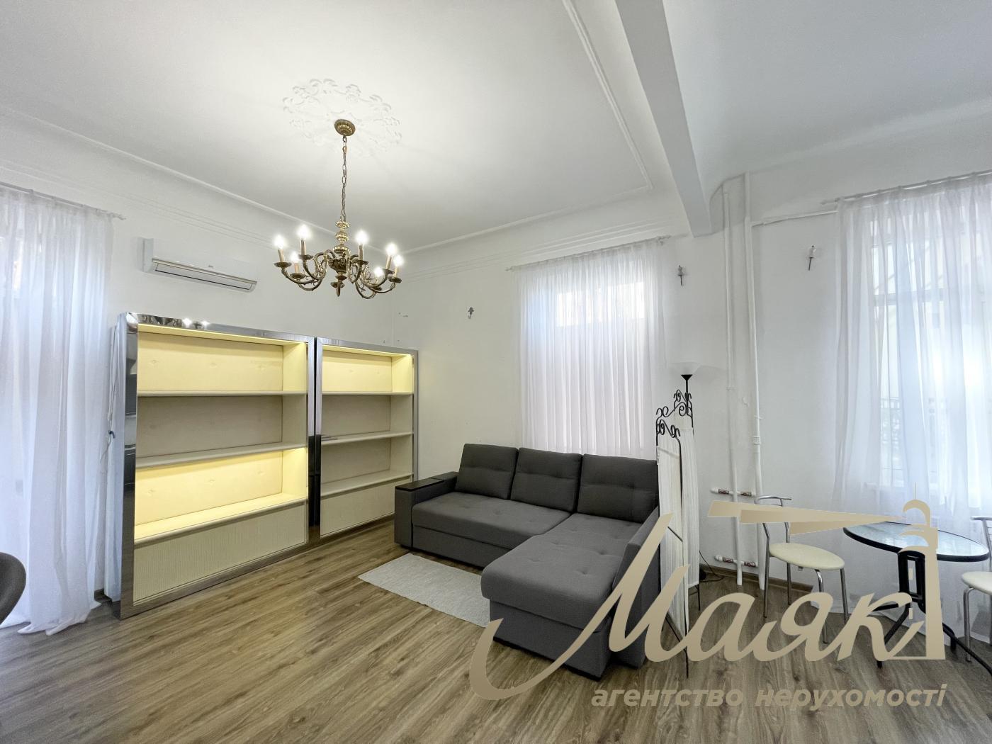 Продаж квартира-студія 40м2 в центрі вул. Заньковецької 6, Липки, Київ