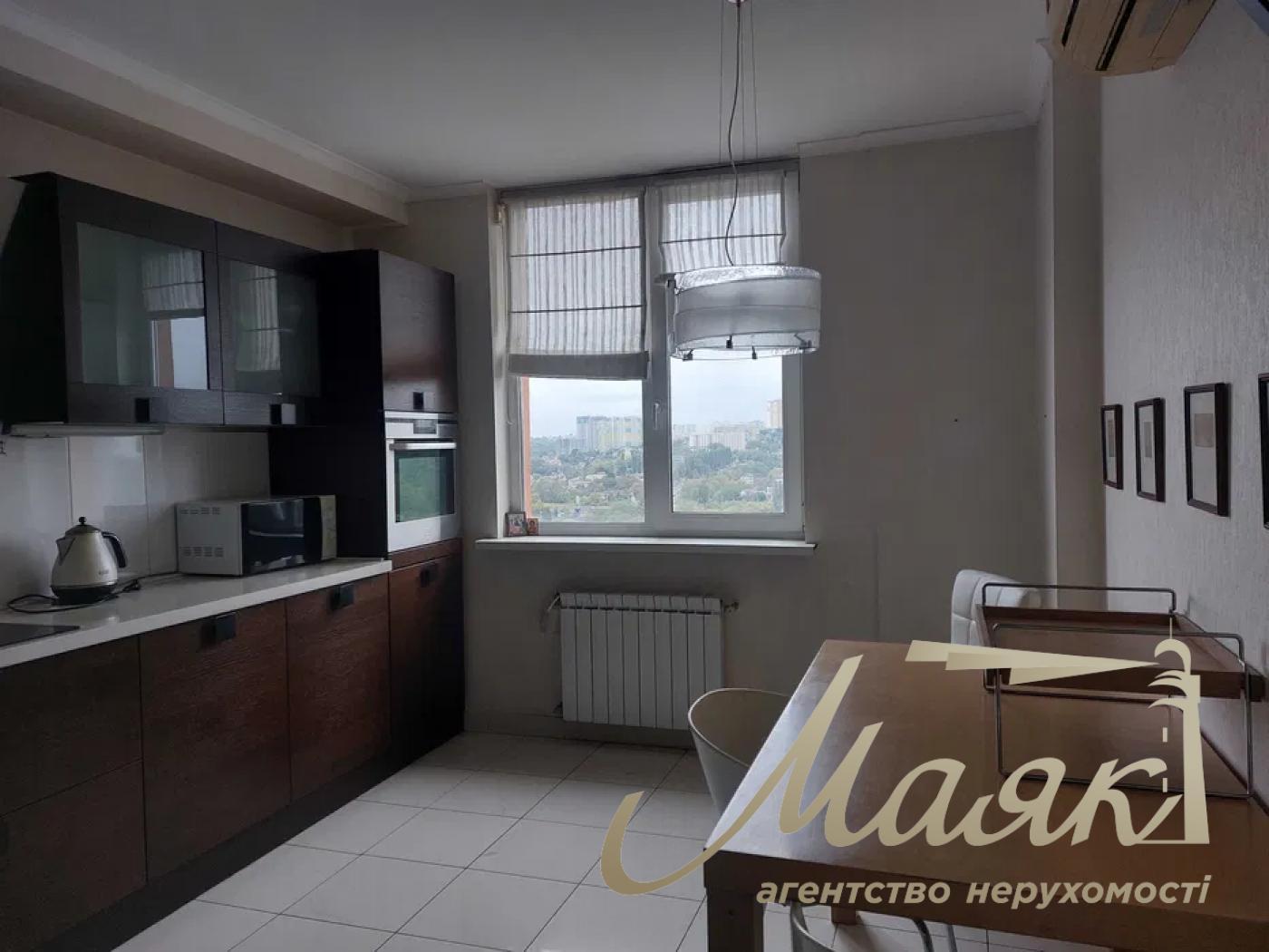 Продаж 4-к 2-х рівневої квартири, 158 м2, вул. Лобановського, Святошинський р-н