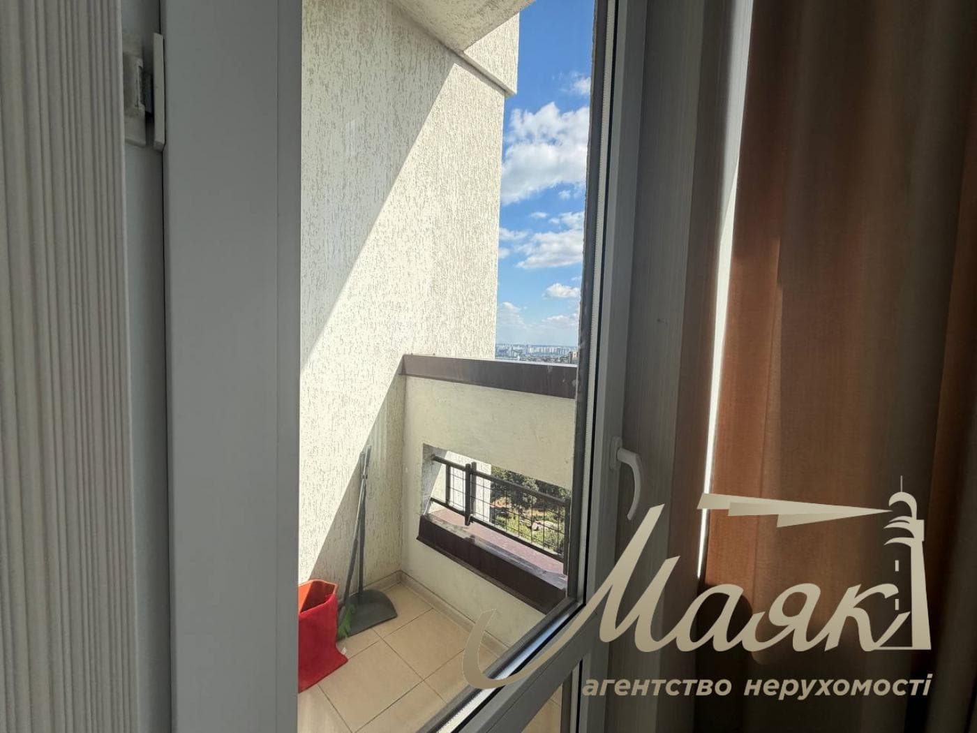 2-room apartment for rent in the Panorama residential complex in Pechersk, at 44-A Konovaltsa Street.