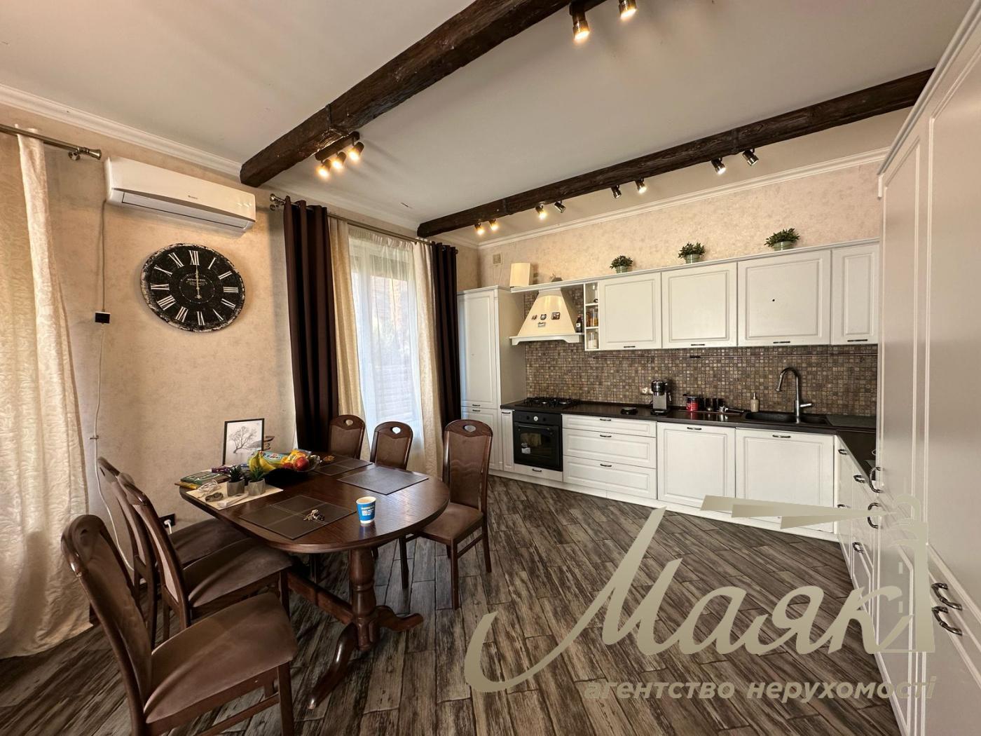 Продаж будинку з ремонтом у лісі Ірпеня. Район Адмірала