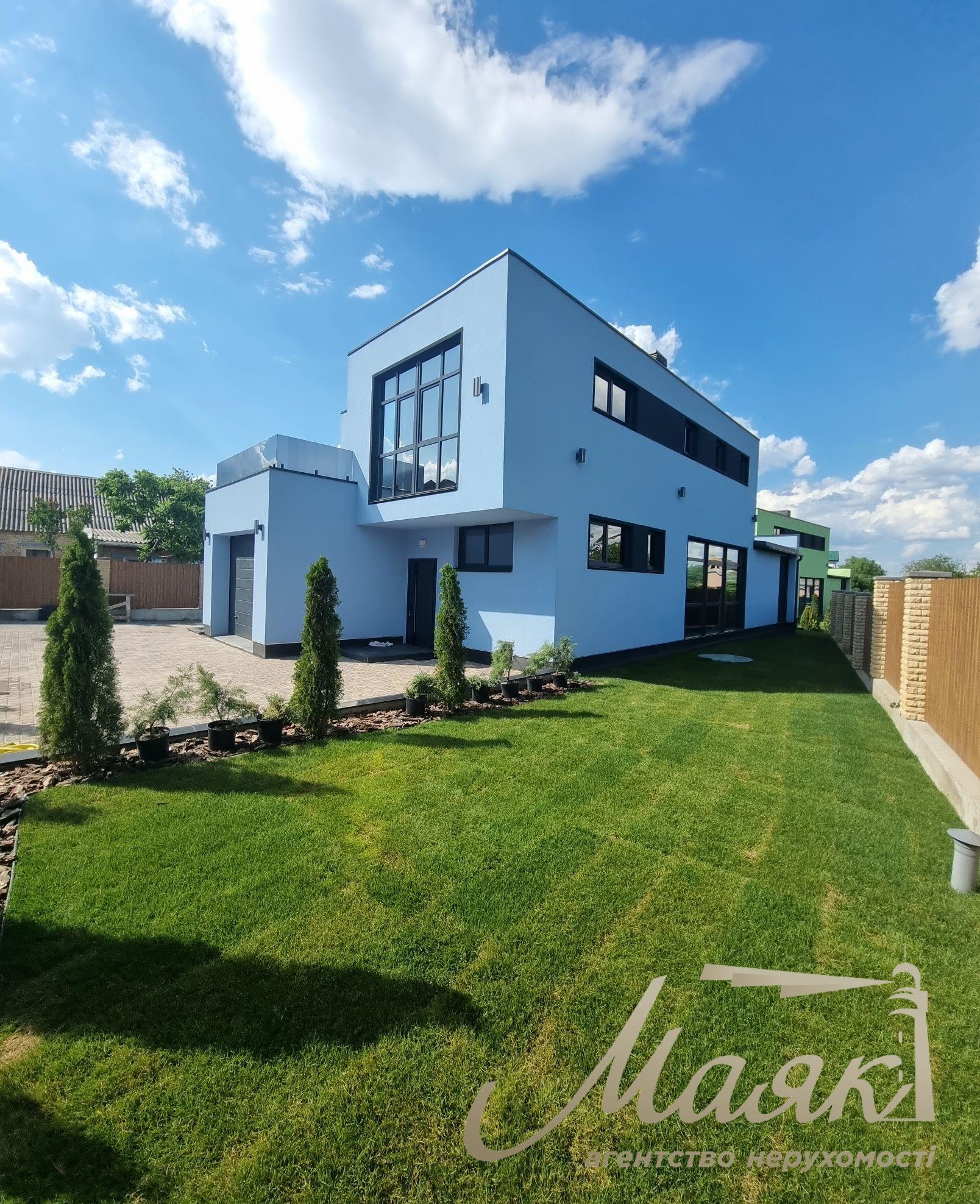 Продаж нового сучасного будинку в стилі Hi-Tech у селі Гатне